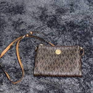 MICHAEL KORS CROSSBAG
